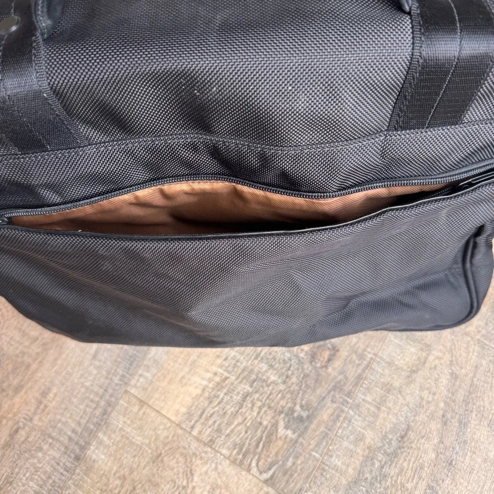 T-Tech by Tumi Black Ballistic Nylon Messenger Bag Laptop Briefcase 56117D